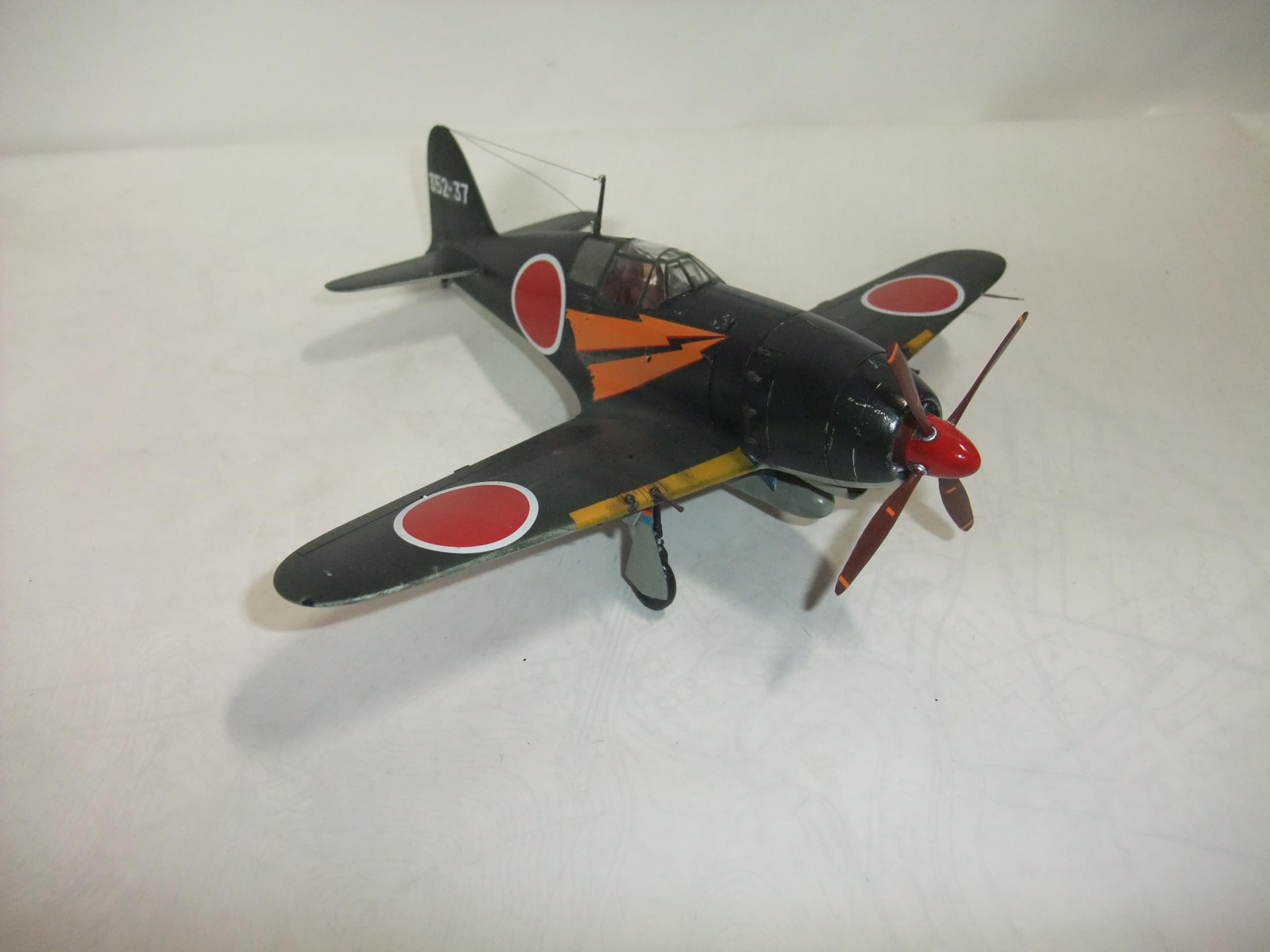 ハセガワ1/48局地戦闘機「雷電」完成品 ハセガワ 1/48 航空機 JT45 三菱 J2M3 局地戦闘機 雷電 21型 日本海軍